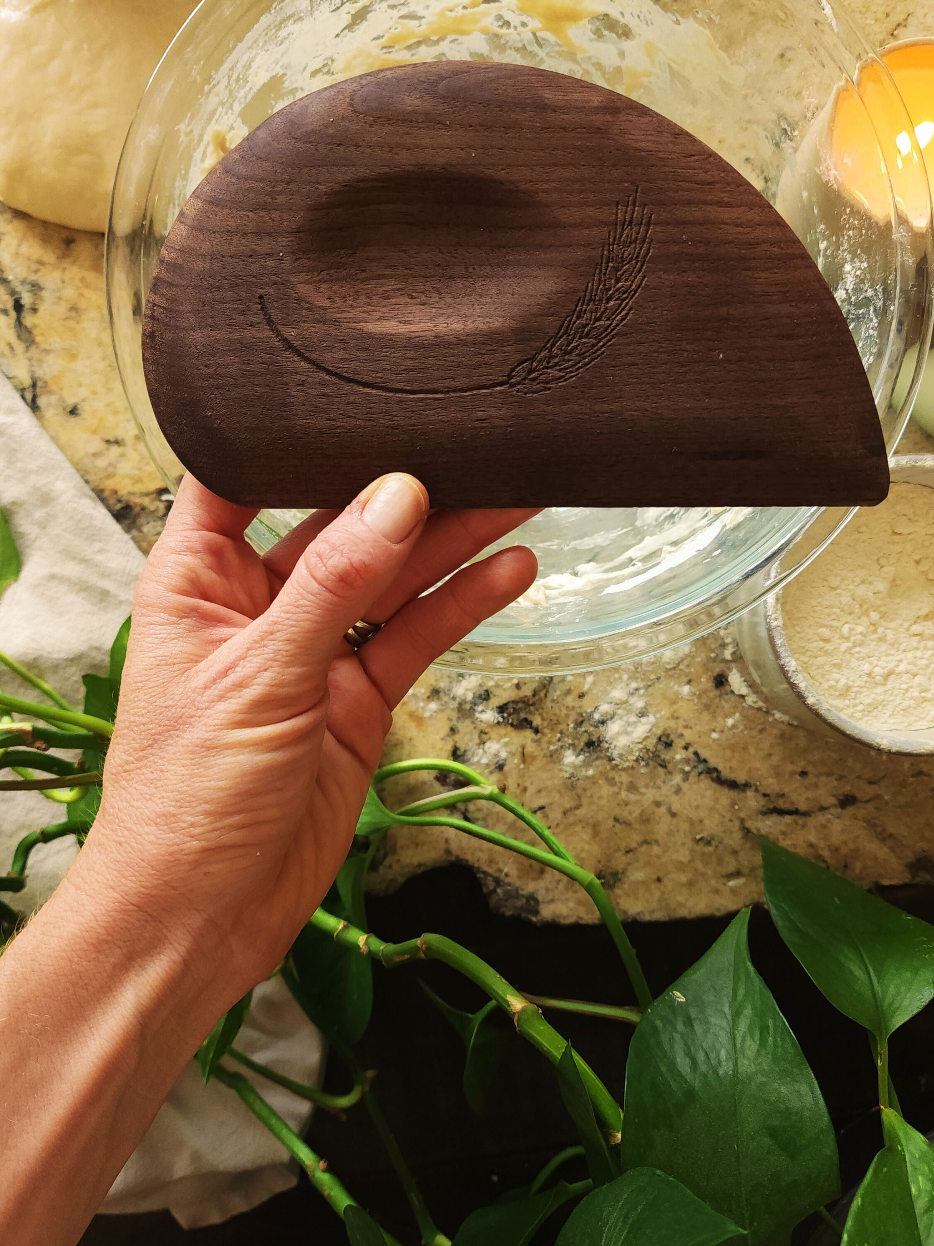 The Edge: Bench & Bowl Scraper