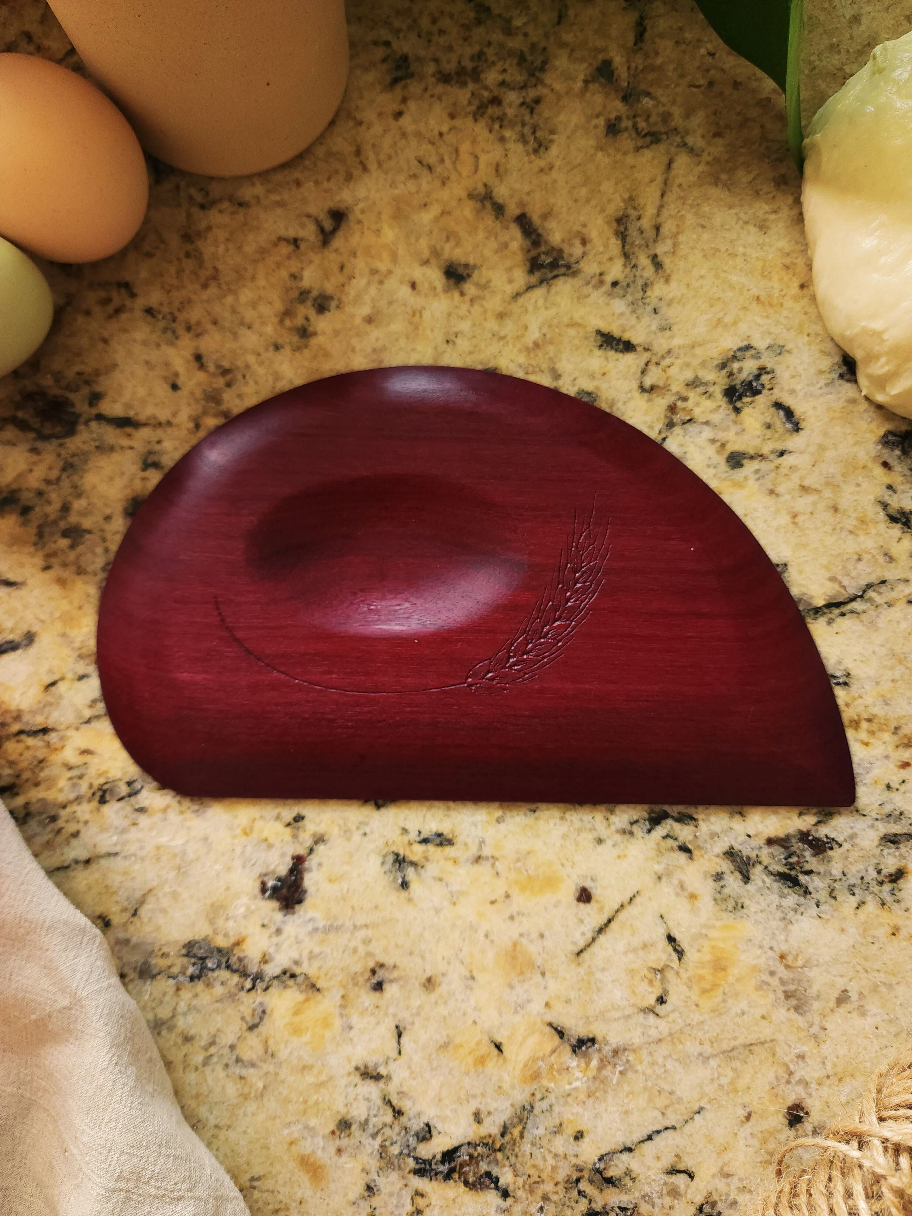 The Edge: Bench & Bowl Scraper